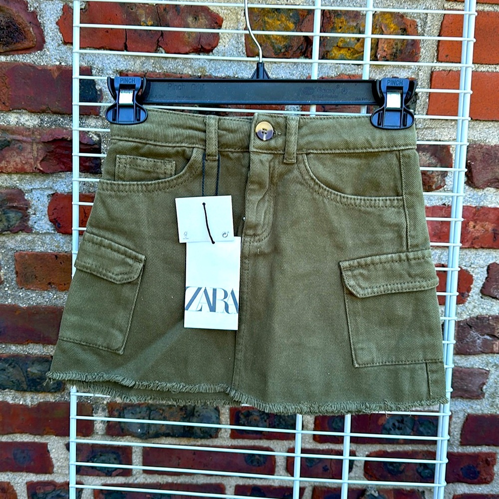 Zara girl’s skirt new with tags in size 8